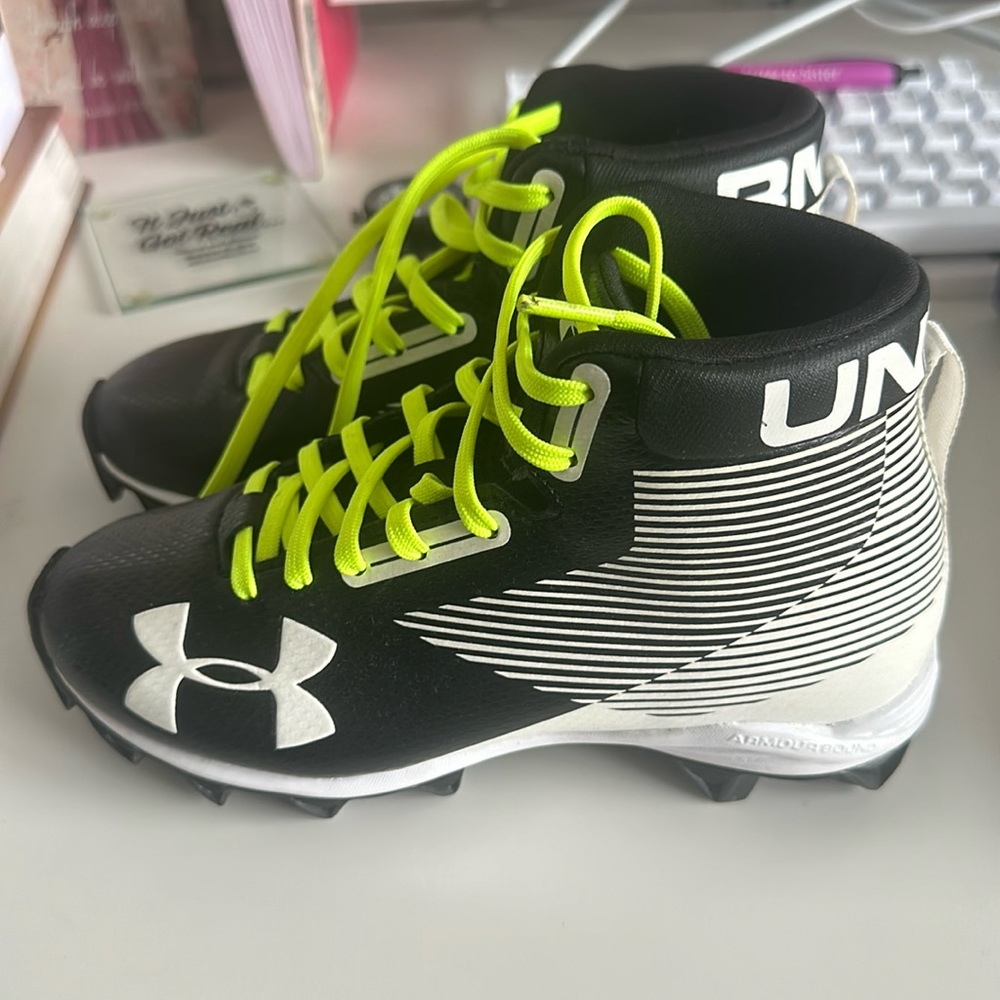 Under Armor Cleats Kids Size 1